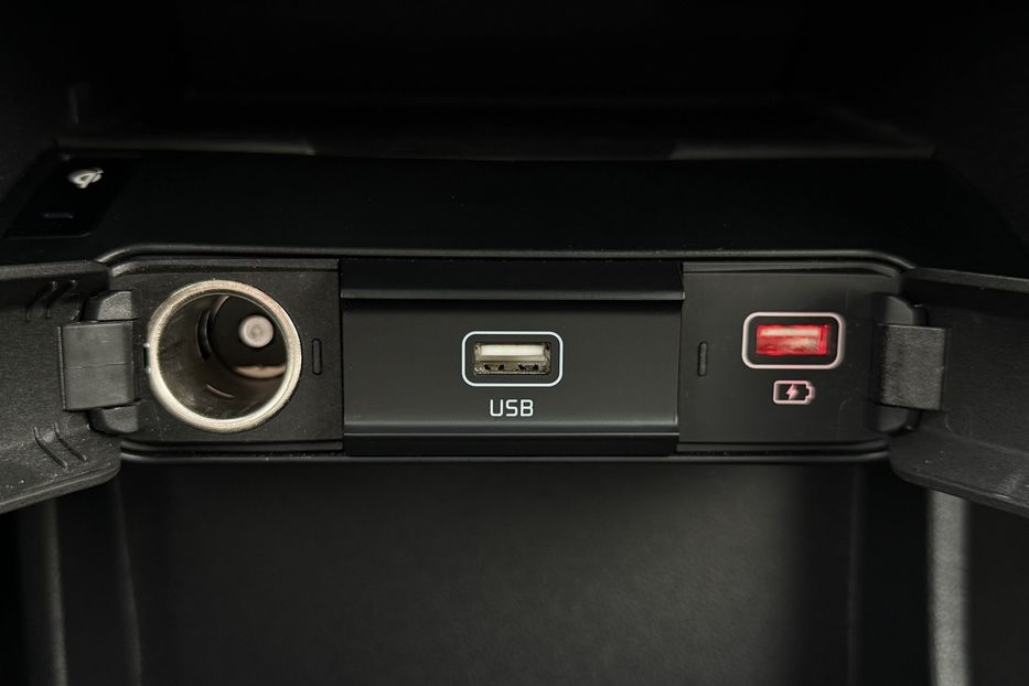 Продам Kia Niro 64кВтТепловийПідгрвсидінькерма 2022 года в Львове