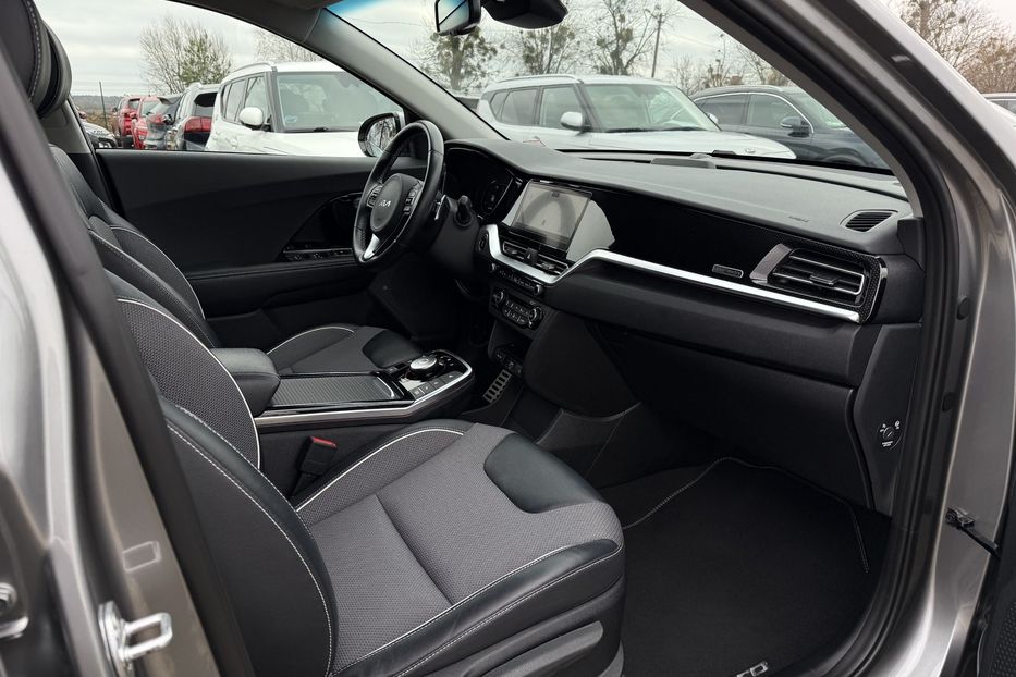 Продам Kia Niro 64кВтТепловийПідгрвсидінькерма 2022 года в Львове