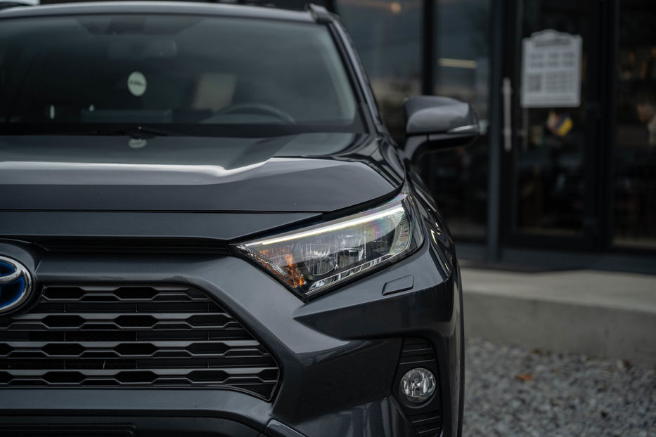 Продам Toyota Rav 4 Hybrid 2019 года в Черновцах