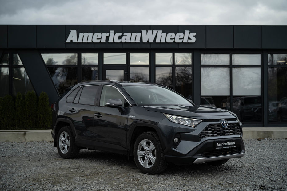 Продам Toyota Rav 4 Hybrid 2019 года в Черновцах