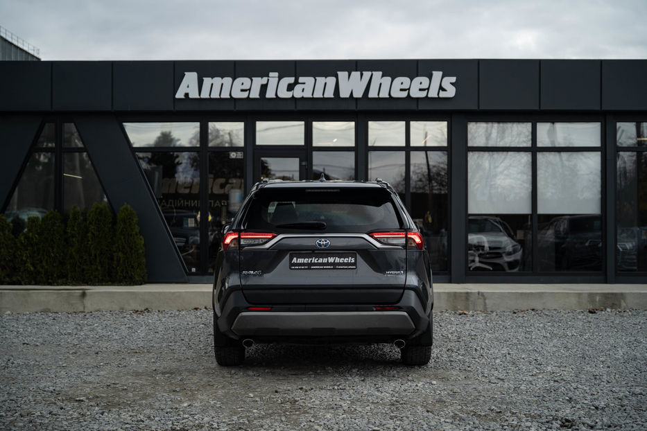 Продам Toyota Rav 4 Hybrid 2019 года в Черновцах