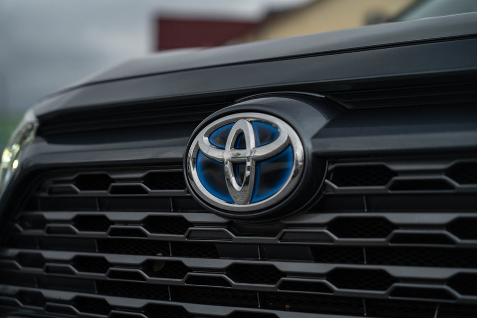 Продам Toyota Rav 4 Hybrid 2019 года в Черновцах