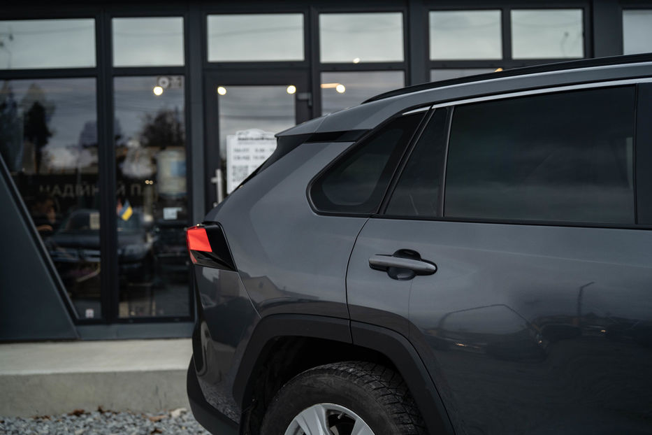 Продам Toyota Rav 4 Hybrid 2019 года в Черновцах