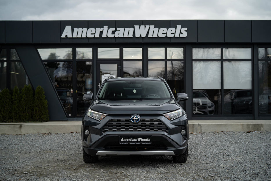 Продам Toyota Rav 4 Hybrid 2019 года в Черновцах