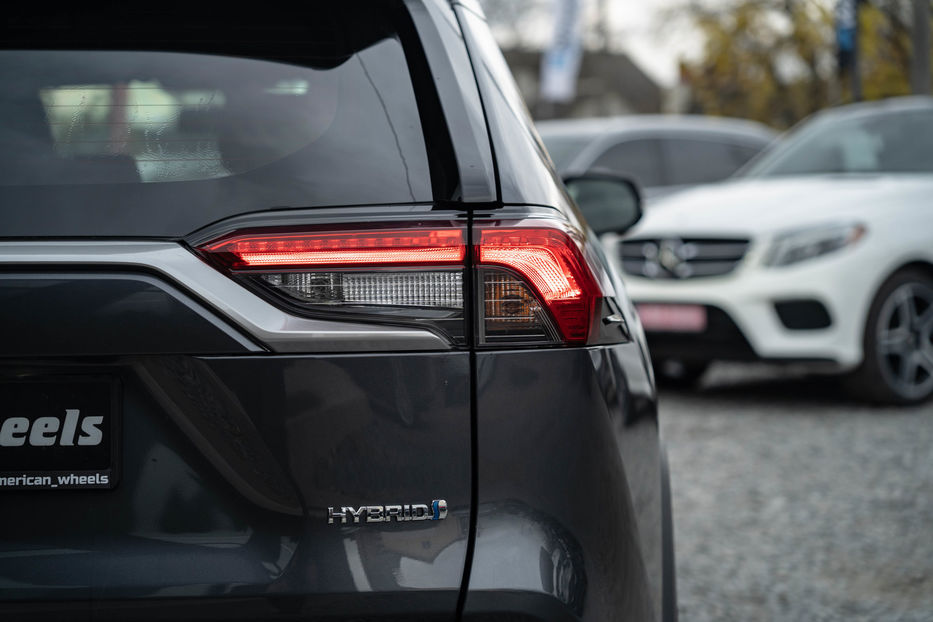 Продам Toyota Rav 4 Hybrid 2019 года в Черновцах