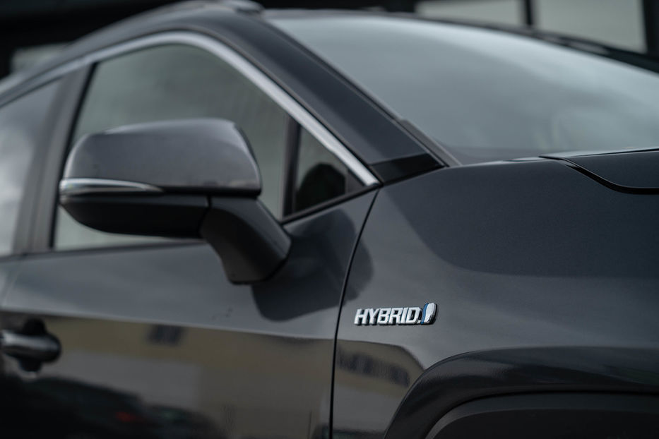 Продам Toyota Rav 4 Hybrid 2019 года в Черновцах