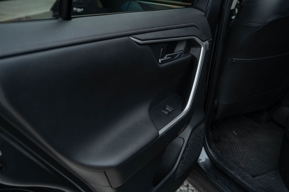 Продам Toyota Rav 4 Hybrid 2019 года в Черновцах