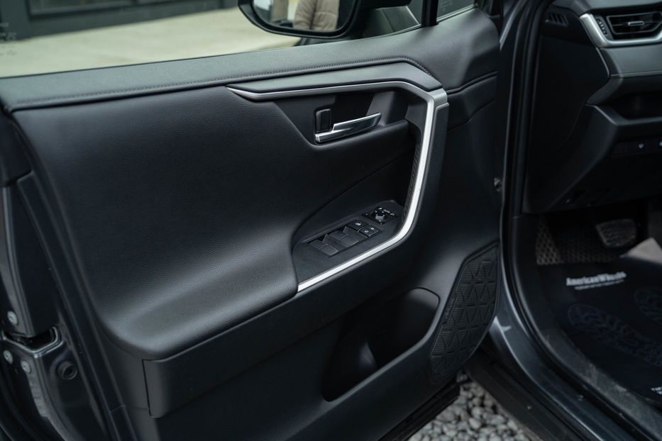 Продам Toyota Rav 4 Hybrid 2019 года в Черновцах