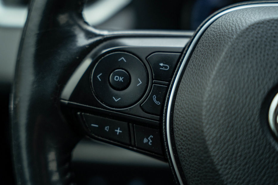 Продам Toyota Rav 4 Hybrid 2019 года в Черновцах