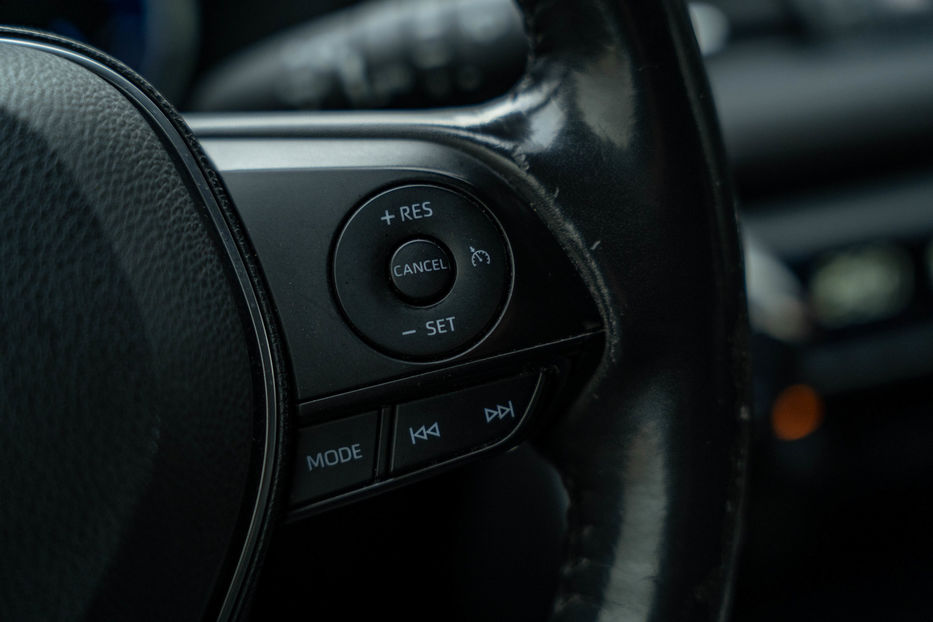 Продам Toyota Rav 4 Hybrid 2019 года в Черновцах