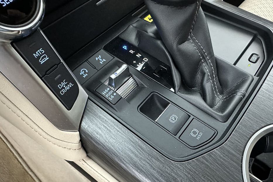 Продам Toyota Land Cruiser 300 Premium 70Anniversary 2021 года в Киеве