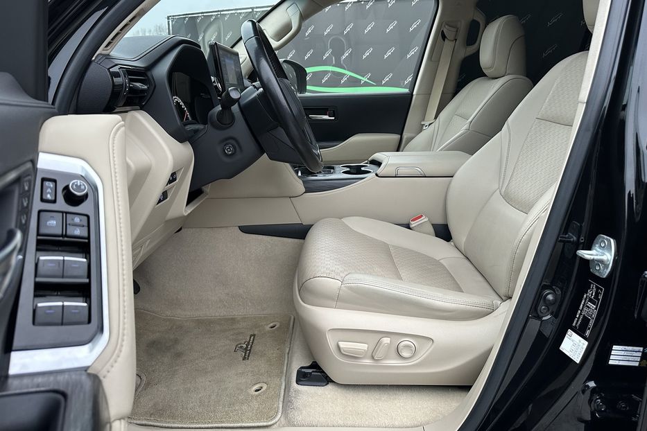 Продам Toyota Land Cruiser 300 Premium 70Anniversary 2021 года в Киеве