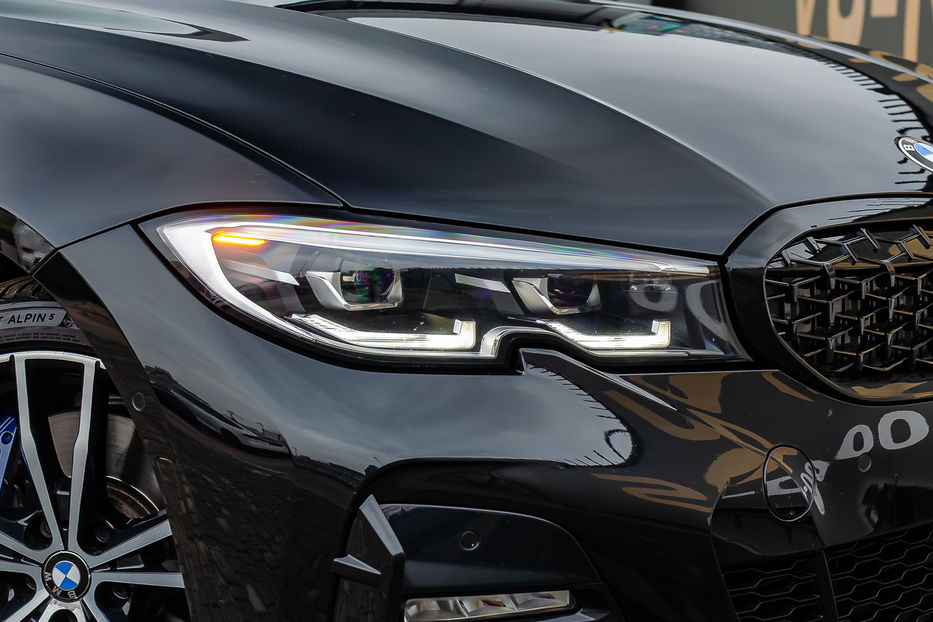 Продам BMW 330 Xdrive 2019 года в Киеве