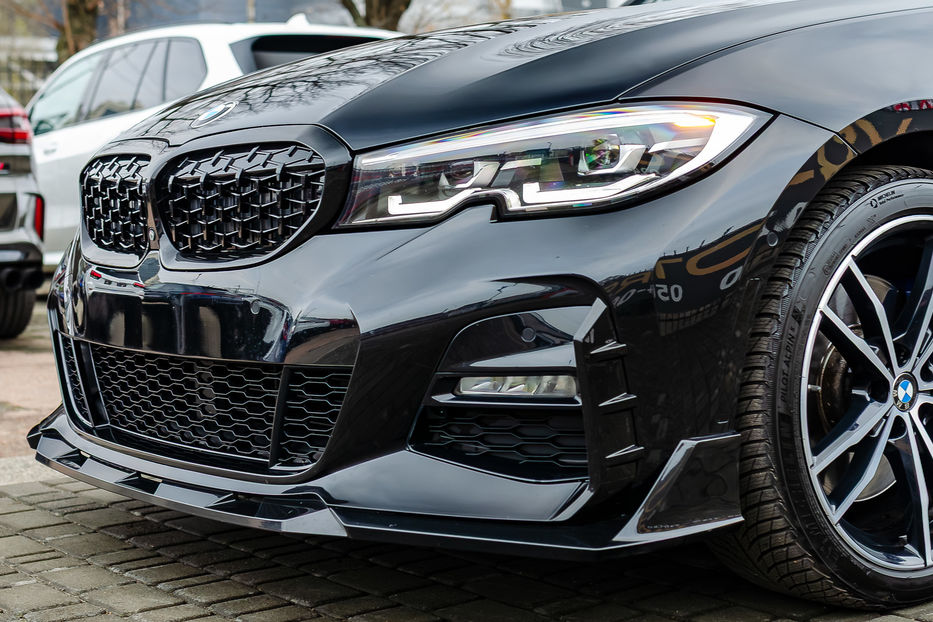 Продам BMW 330 Xdrive 2019 года в Киеве