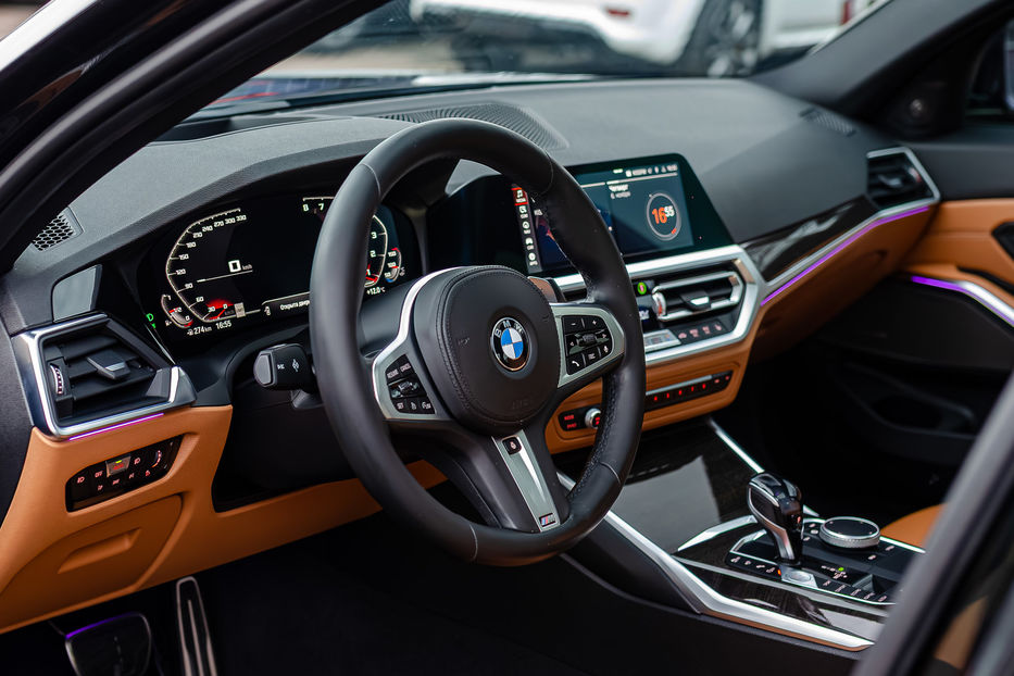Продам BMW 330 Xdrive 2019 года в Киеве