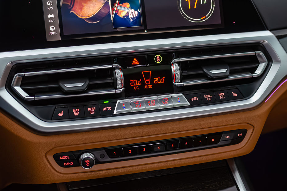 Продам BMW 330 Xdrive 2019 года в Киеве