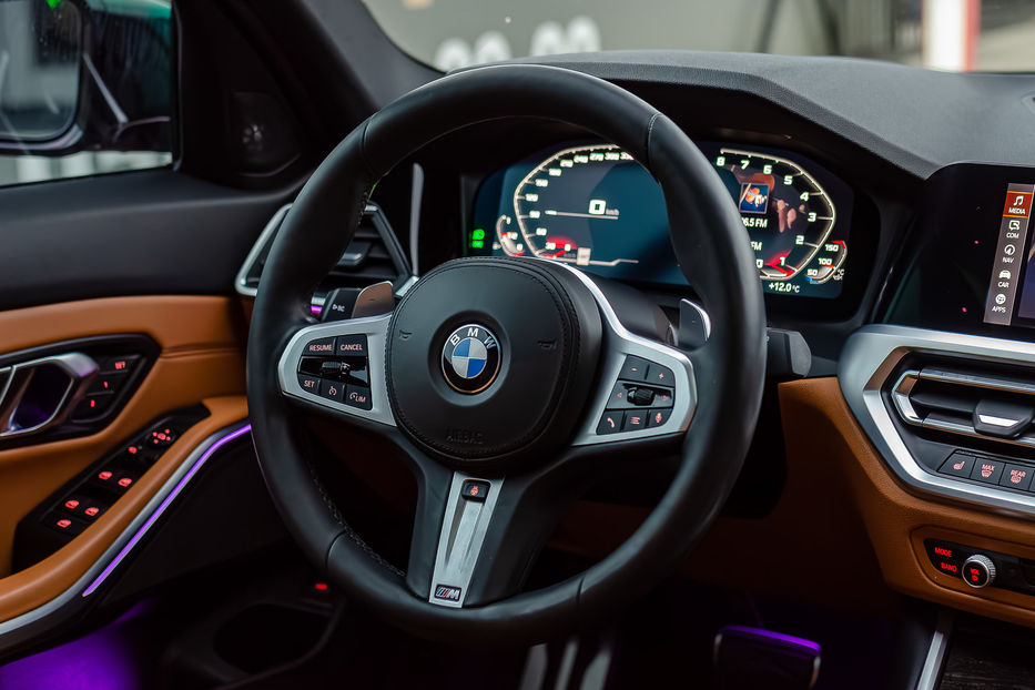 Продам BMW 330 Xdrive 2019 года в Киеве