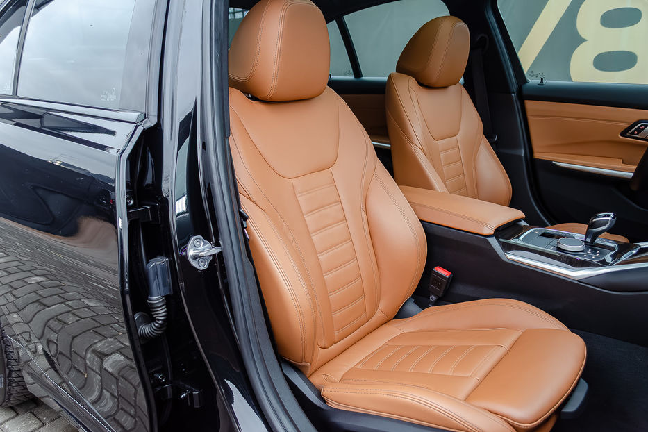 Продам BMW 330 Xdrive 2019 года в Киеве