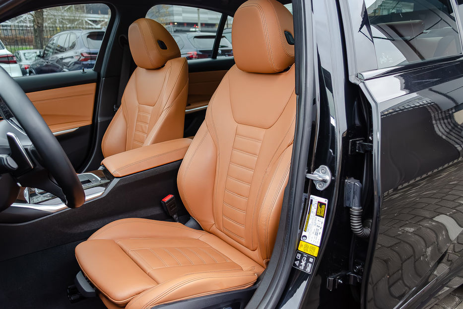 Продам BMW 330 Xdrive 2019 года в Киеве