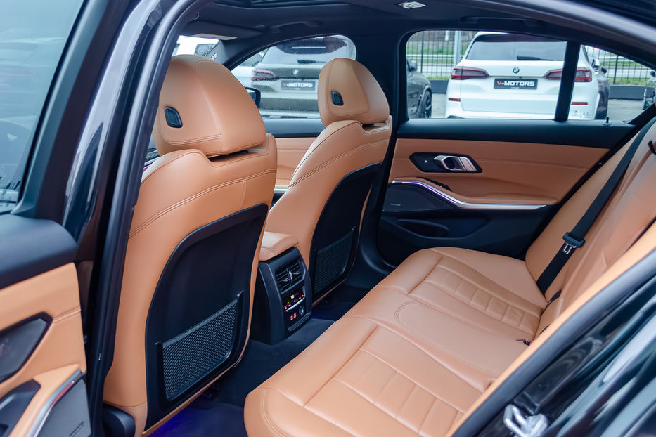 Продам BMW 330 Xdrive 2019 года в Киеве