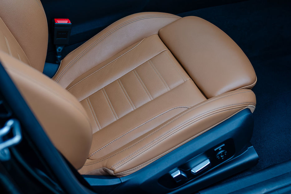 Продам BMW 330 Xdrive 2019 года в Киеве