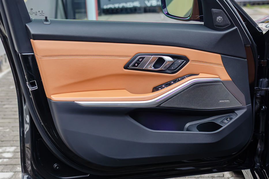 Продам BMW 330 Xdrive 2019 года в Киеве