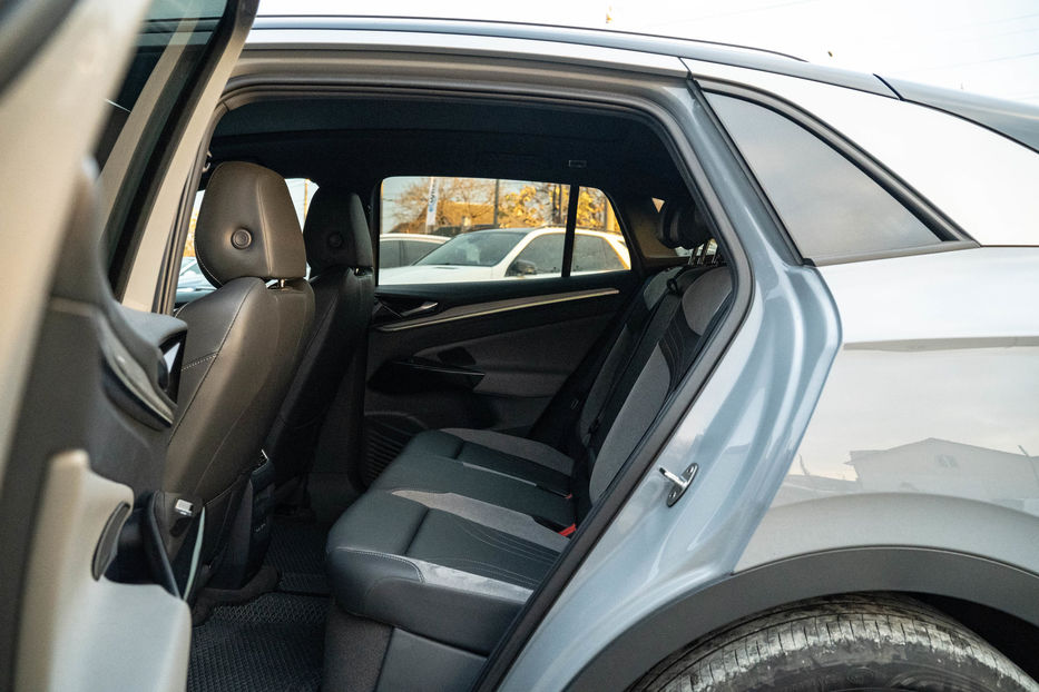Продам Volkswagen ID.4 PRO 2023 года в Черновцах