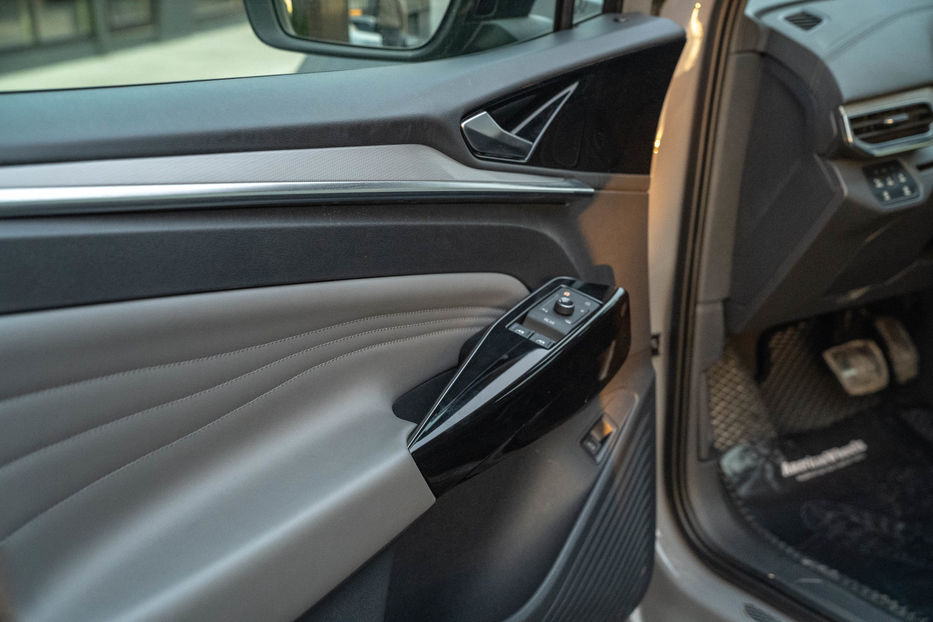 Продам Volkswagen ID.4 PRO 2023 года в Черновцах