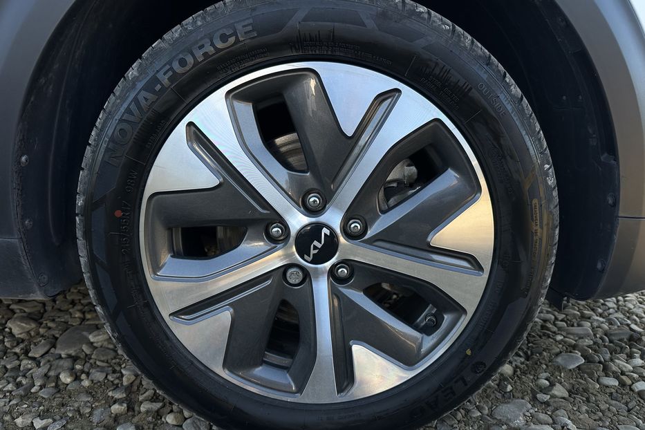 Продам Kia Niro 64 кВт Макс. комплектація 2022 года в Львове