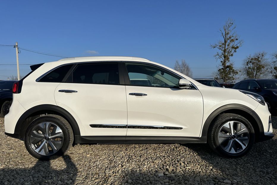 Продам Kia Niro 64 кВт Макс. комплектація 2022 года в Львове