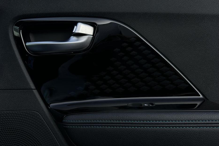 Продам Kia Niro 64 кВт Макс. комплектація 2022 года в Львове