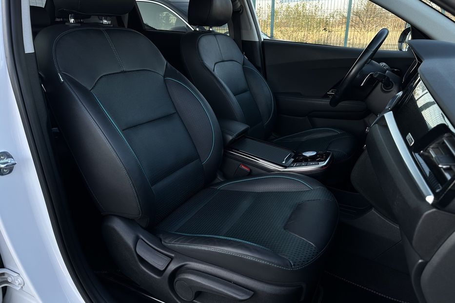 Продам Kia Niro 64 кВт Макс. комплектація 2022 года в Львове