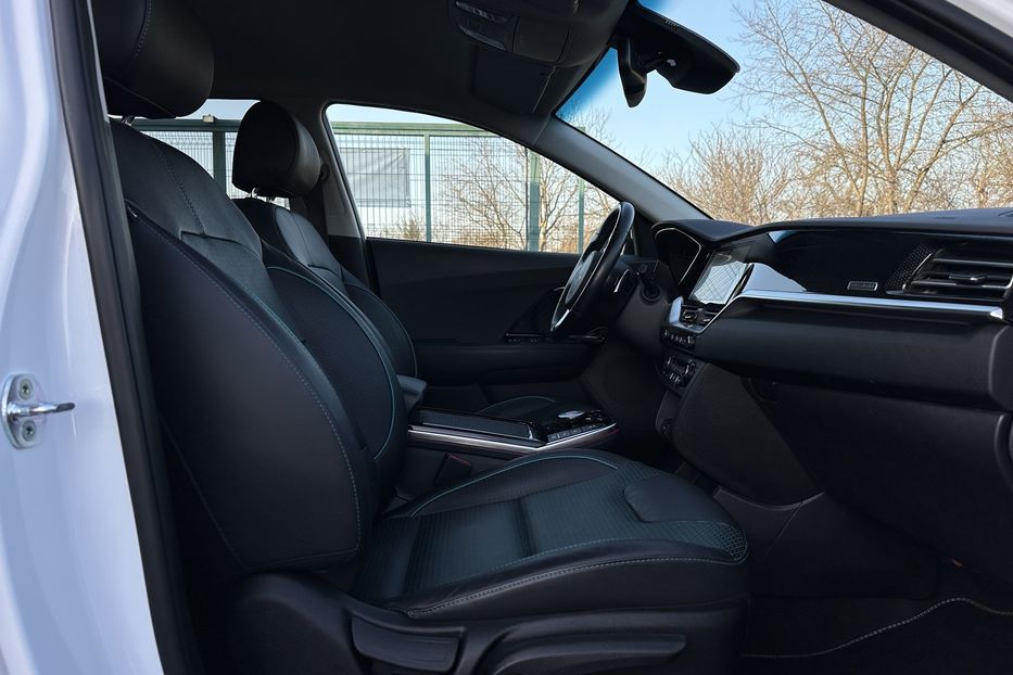 Продам Kia Niro 64 кВт Макс. комплектація 2022 года в Львове