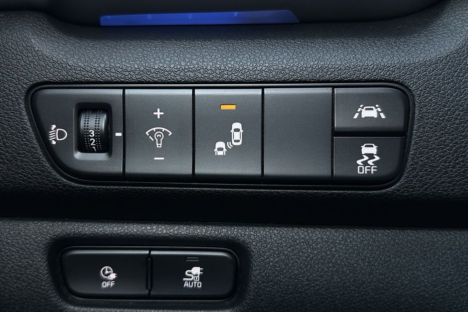 Продам Kia Niro 64 кВт Макс. комплектація 2022 года в Львове