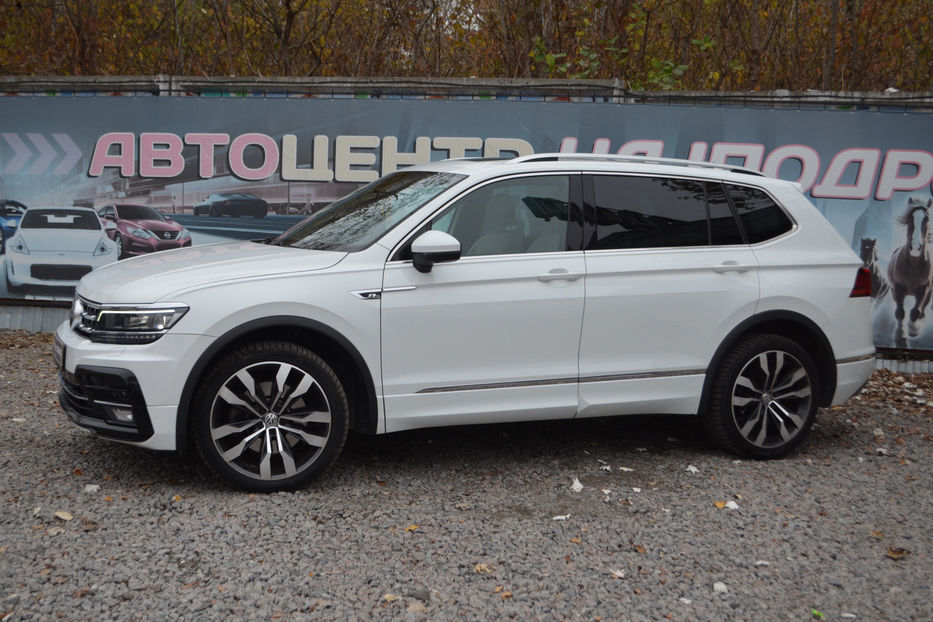Продам Volkswagen Tiguan  R-Line 2018 года в Киеве