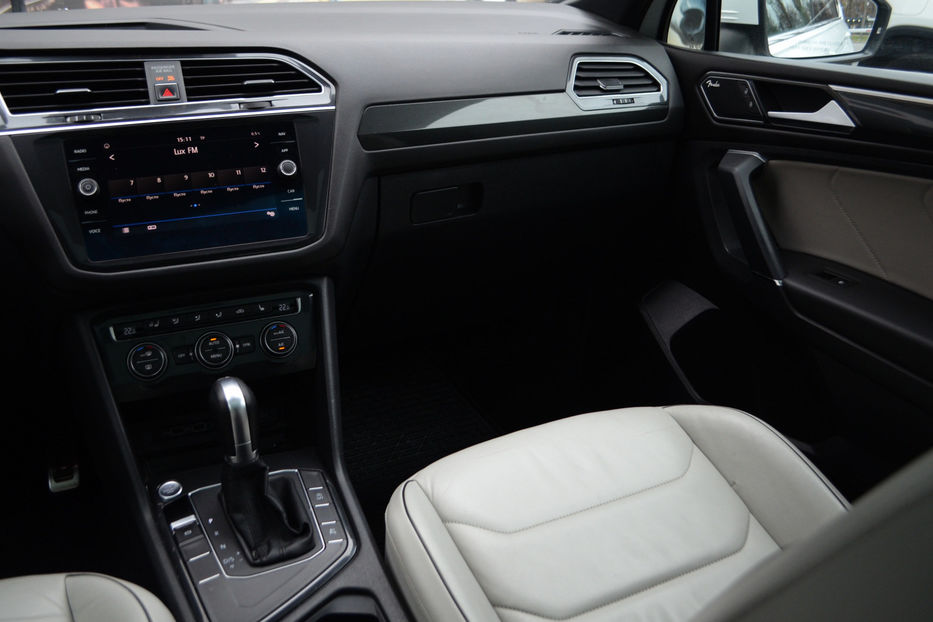 Продам Volkswagen Tiguan  R-Line 2018 года в Киеве
