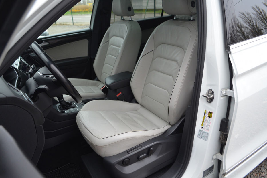 Продам Volkswagen Tiguan  R-Line 2018 года в Киеве