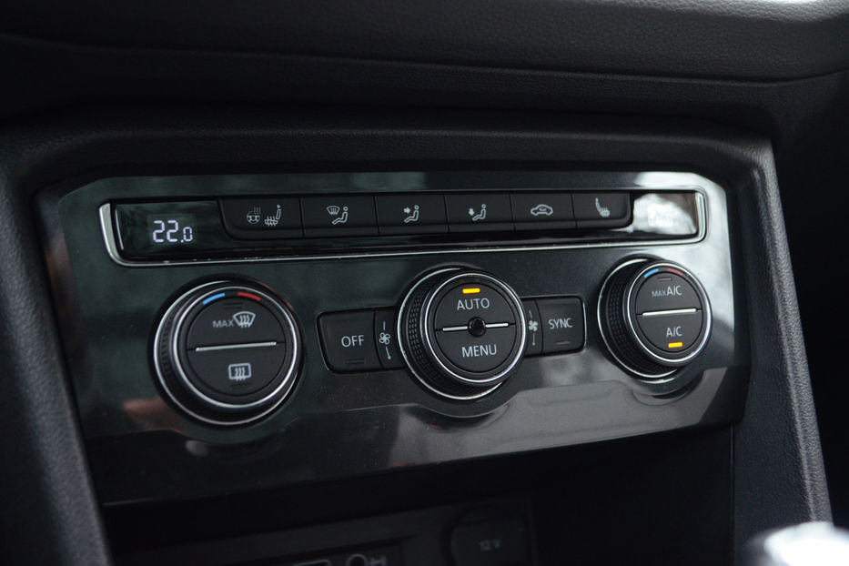 Продам Volkswagen Tiguan  R-Line 2018 года в Киеве