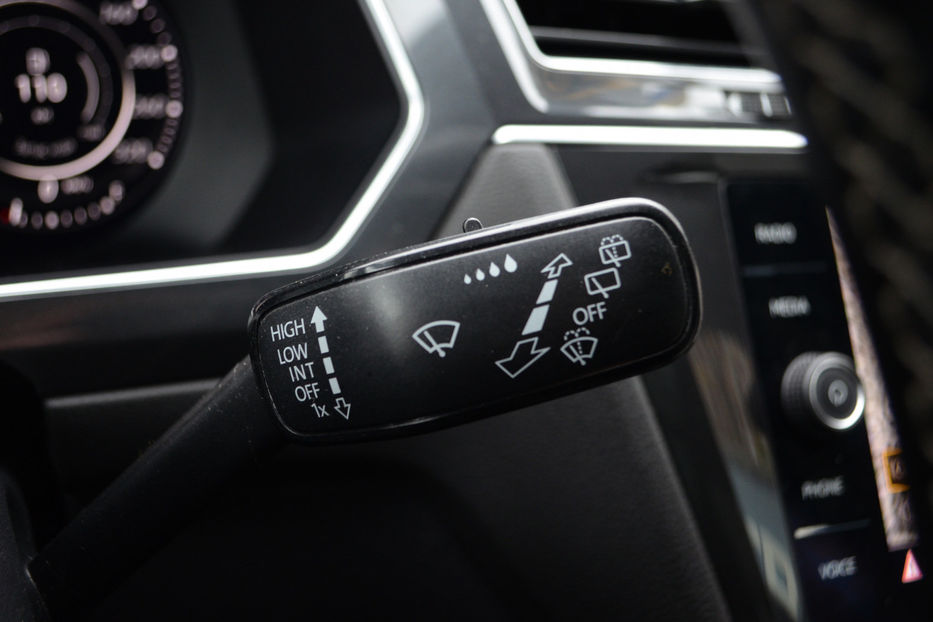 Продам Volkswagen Tiguan  R-Line 2018 года в Киеве