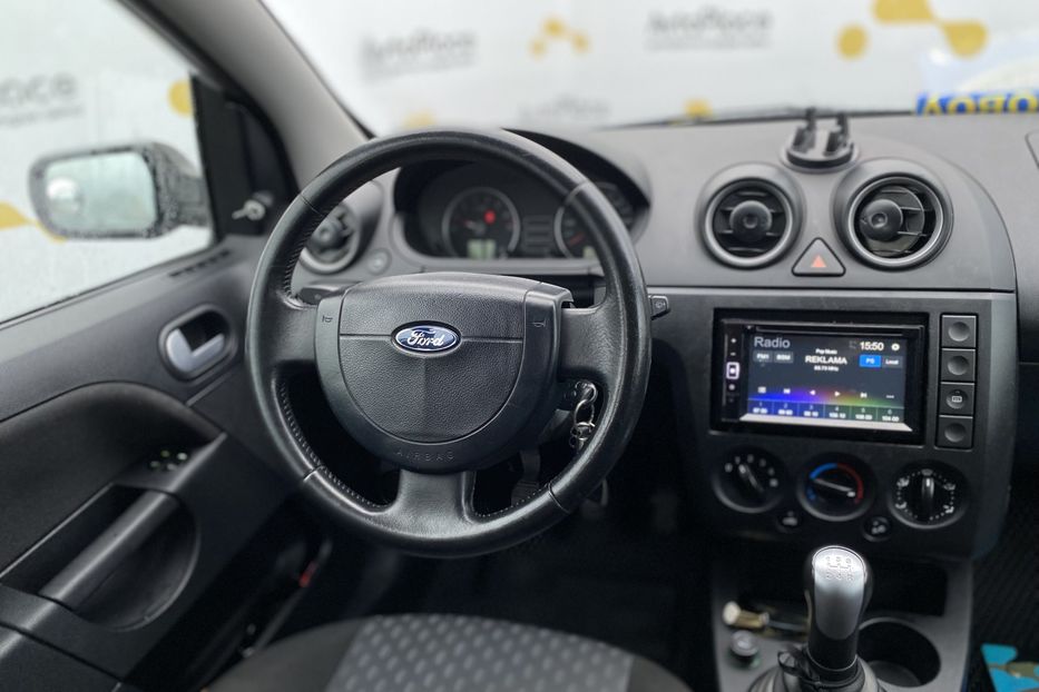 Продам Ford Fiesta 2004 года в Луцке