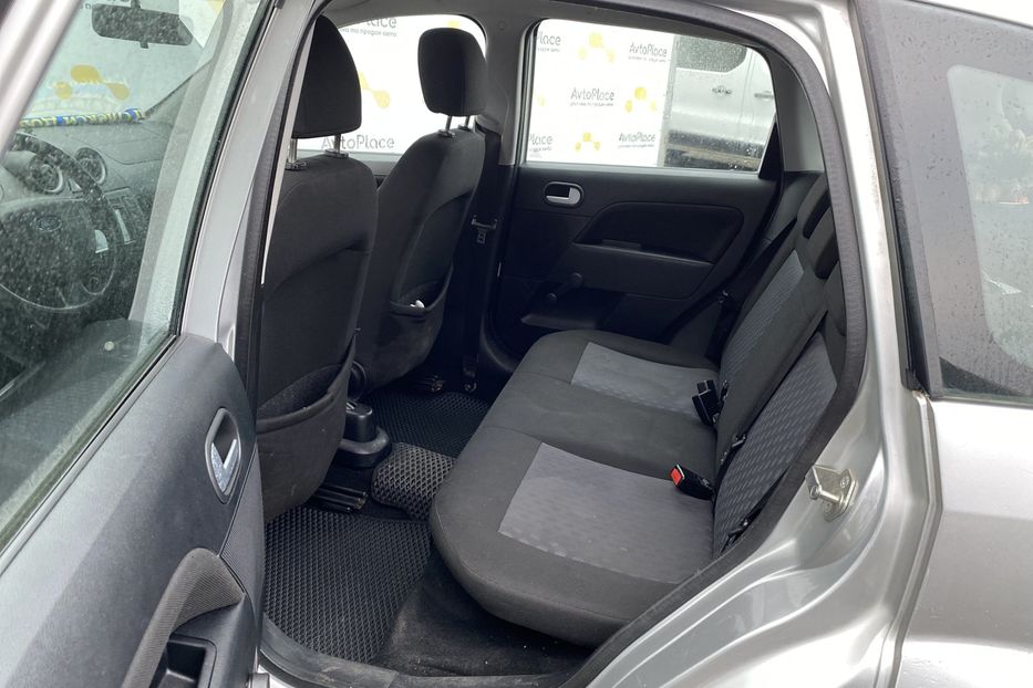 Продам Ford Fiesta 2004 года в Луцке