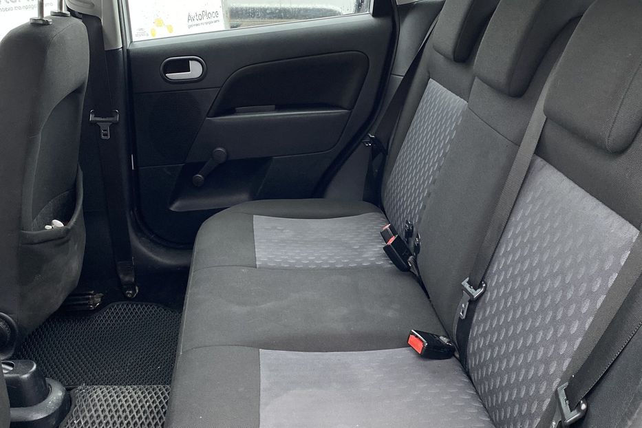 Продам Ford Fiesta 2004 года в Луцке