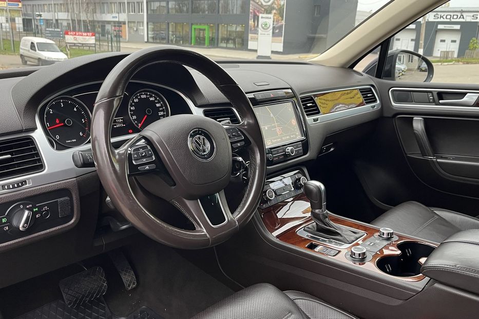 Продам Volkswagen Touareg Oficial  2014 года в Николаеве