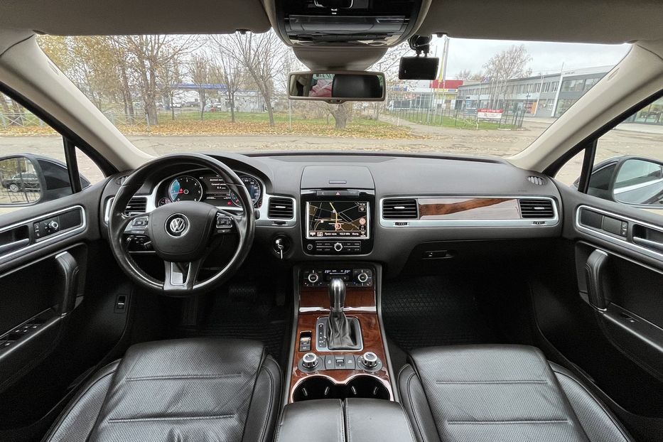 Продам Volkswagen Touareg Oficial  2014 года в Николаеве