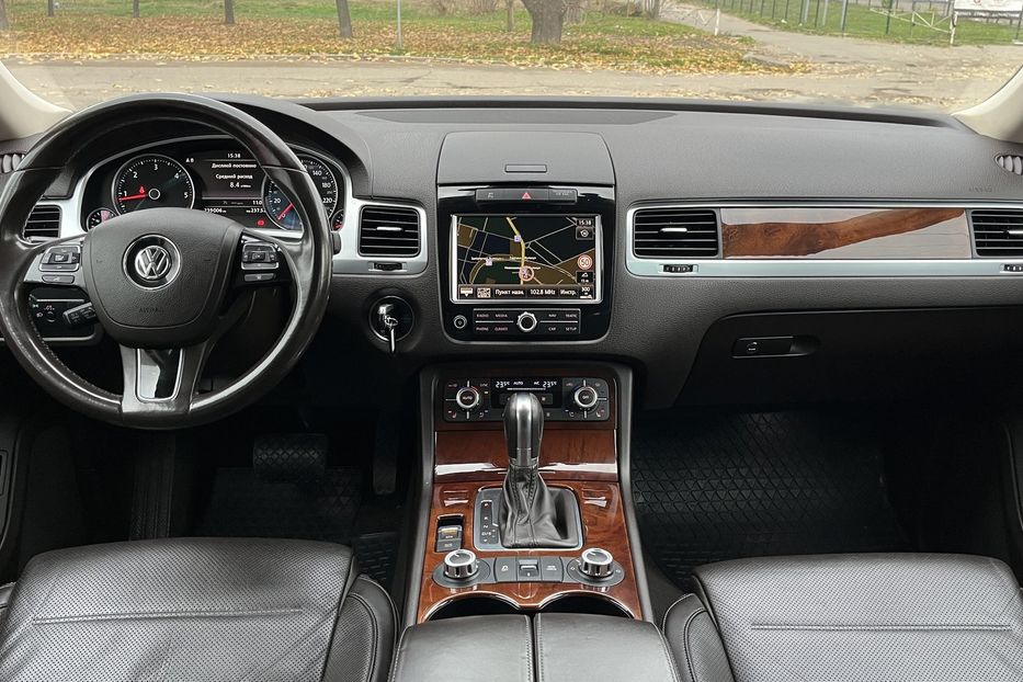 Продам Volkswagen Touareg Oficial  2014 года в Николаеве