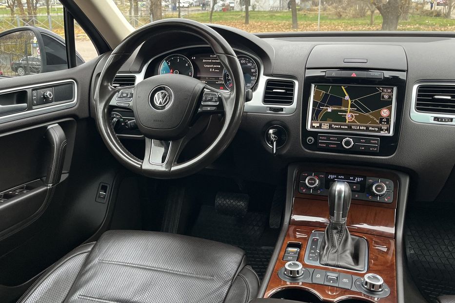 Продам Volkswagen Touareg Oficial  2014 года в Николаеве