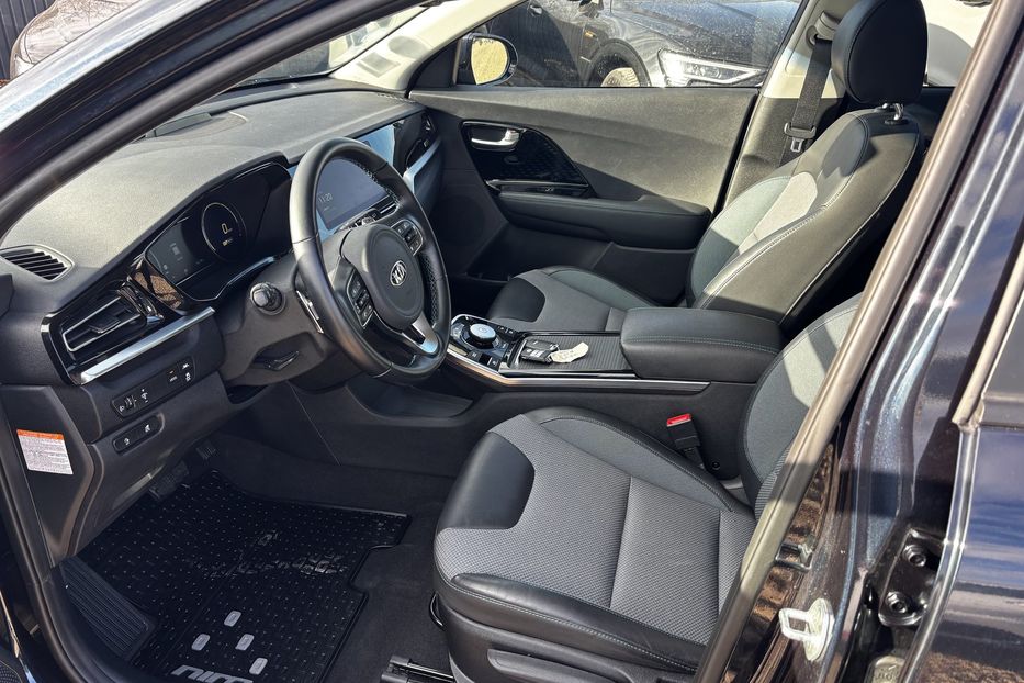 Продам Kia Niro 64 KW авто у Львові  2020 года в Львове