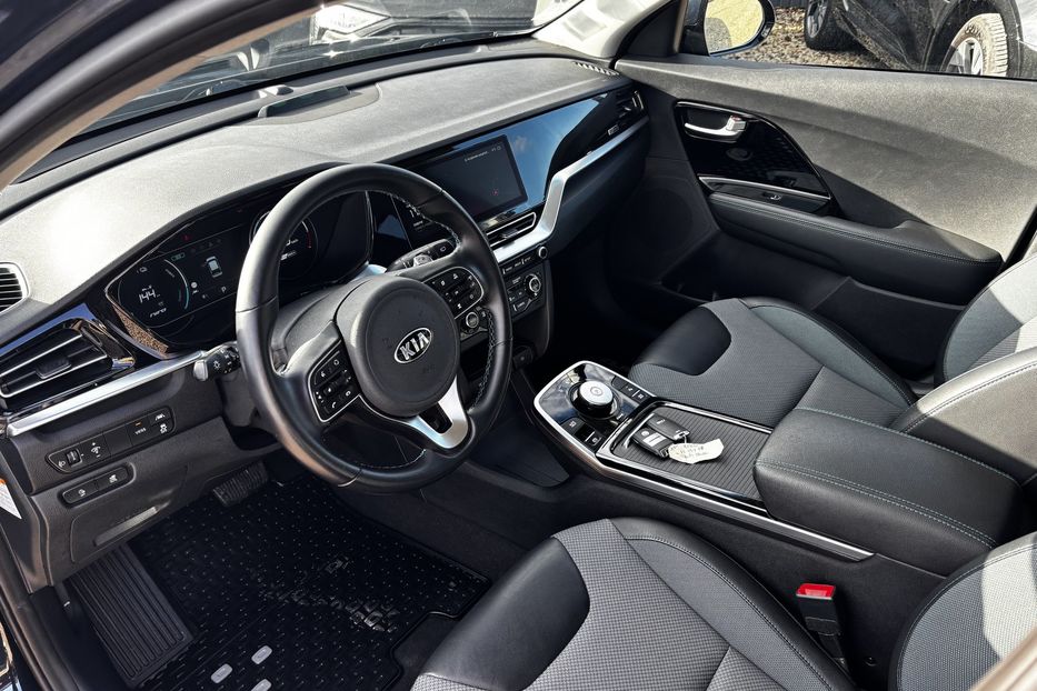 Продам Kia Niro 64 KW авто у Львові  2020 года в Львове