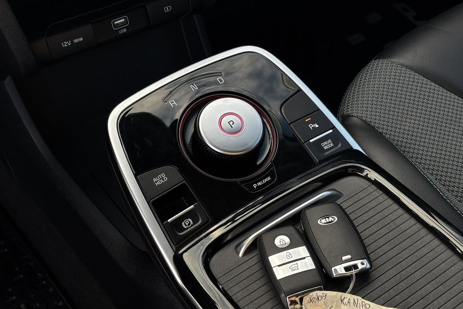 Продам Kia Niro 64 KW авто у Львові  2020 года в Львове