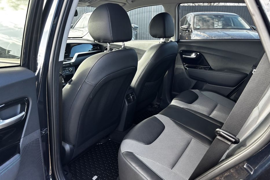 Продам Kia Niro 64 KW авто у Львові  2020 года в Львове